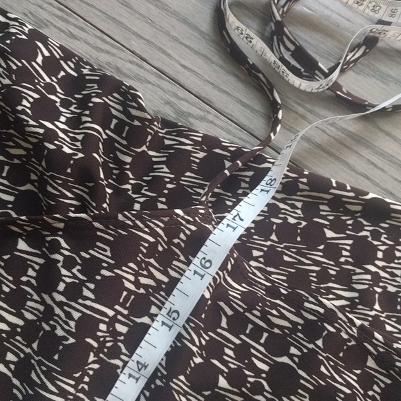 Beautiful dress by Studio🌸🌼🍀 - Picture 9 of 16